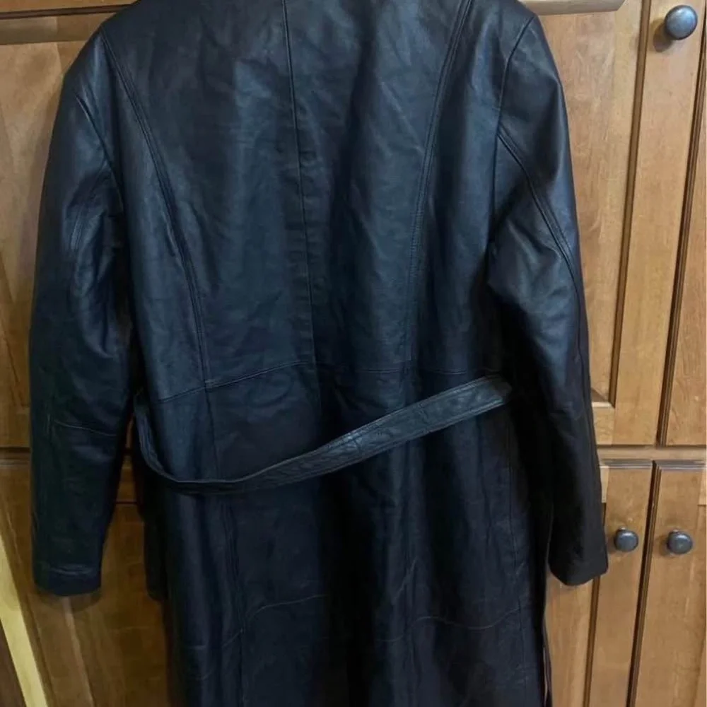 Men's Black Leather Coat - Picture 7 of 8